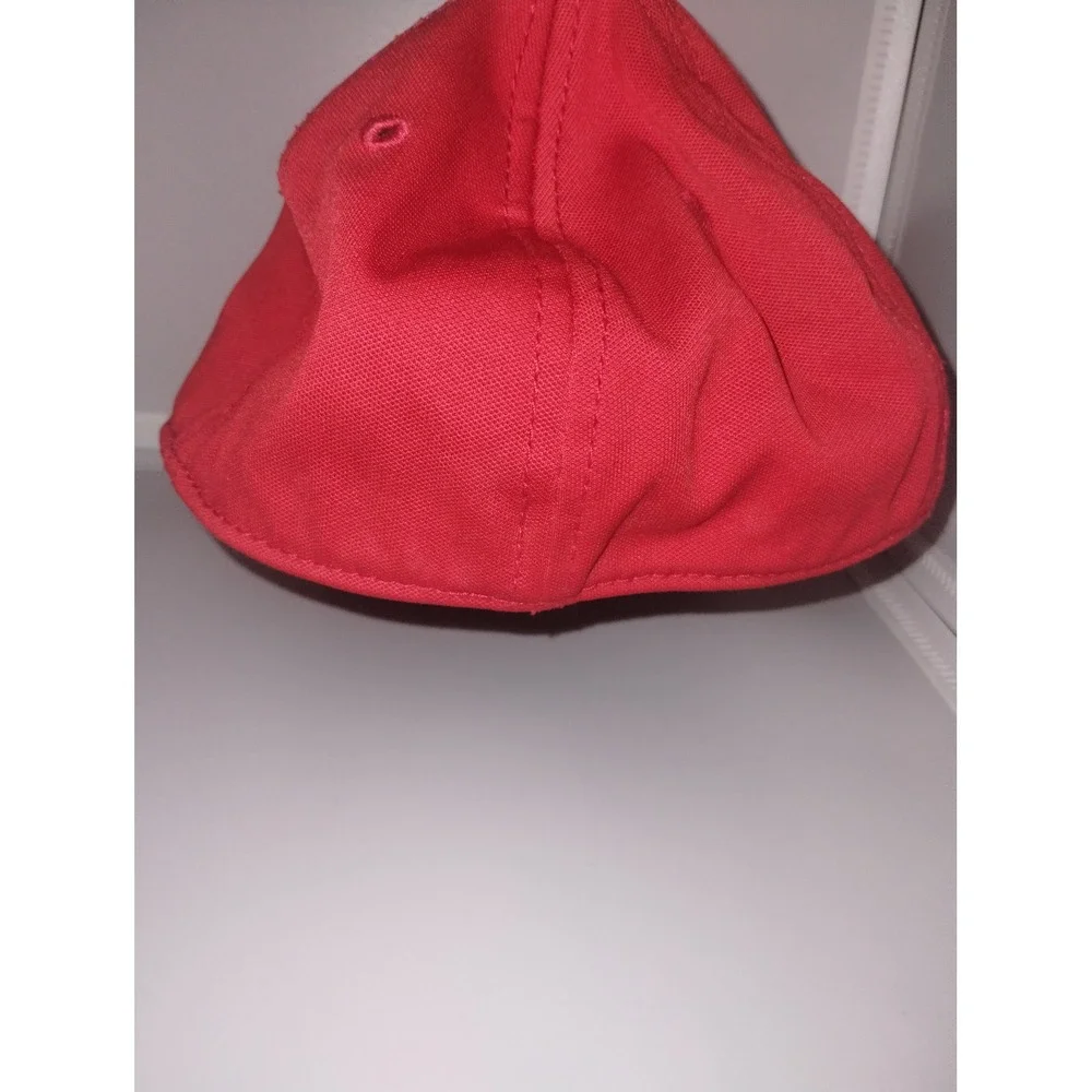 Red Skull sports hat cap